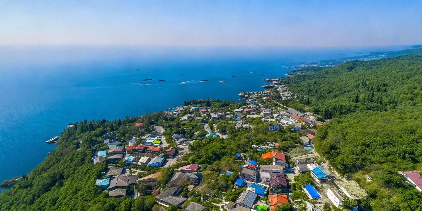 昌都市左贡县川藏公路沿线新能源补给站助力绿色出行