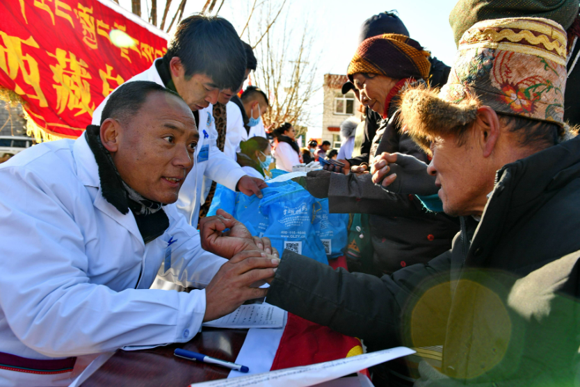 西藏高海拔县区医疗教育双升级 民生工程惠及边远牧区群众